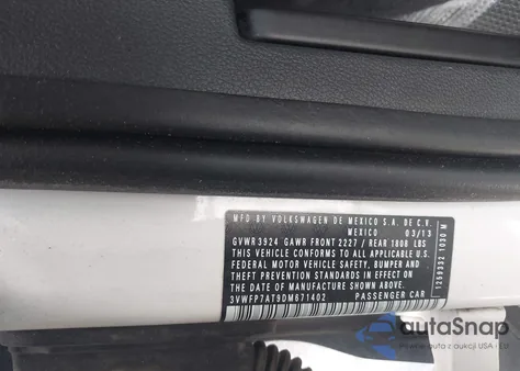 2013 Volkswagen Beetle 2.5L/2.5L Fender Edition z USA, uszkodzony, nr VIN 3VWFP7AT9DM671402